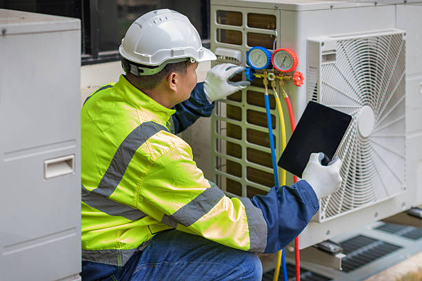 Professional Hvac Installation technician working in Hackett, AR